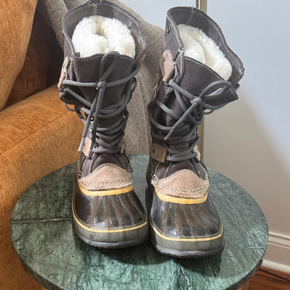 Sorel Black and Tan Winter Boots